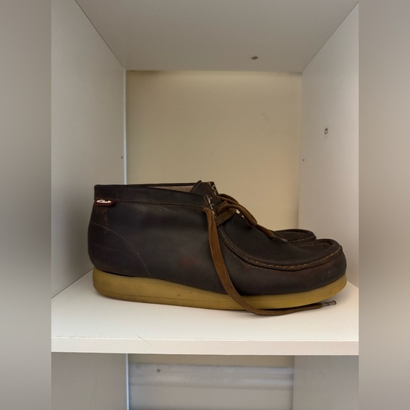 Clark’s Wallabees men’s size 9 brown tan